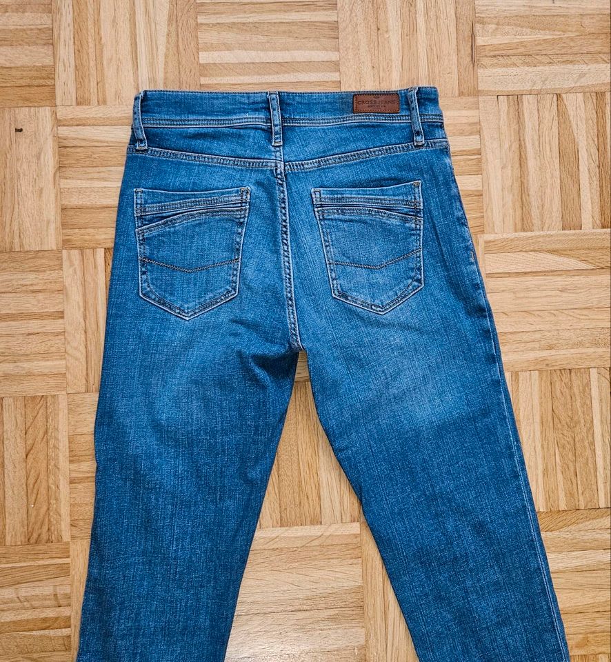 Damen CROSS Jeans blau slim W28 L32 in Lütjensee