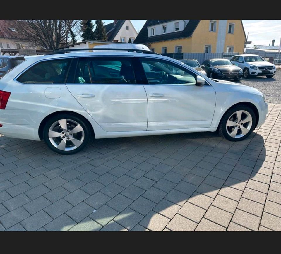 Skoda Octavia Kombi / beschädigtes Fahrzeug in Dauchingen