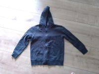 Graue Sweatjacke von Yigga in Größe 158/164 Bayern - Hof (Saale) Vorschau