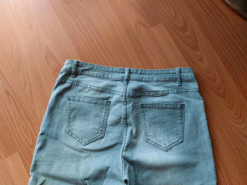 Jeans, grau Gr. 40  Kurzlänge in Manching