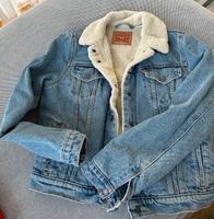 Neuwertige Levi’s Trucker Jacke Größe M Bayern - Neu Ulm Vorschau