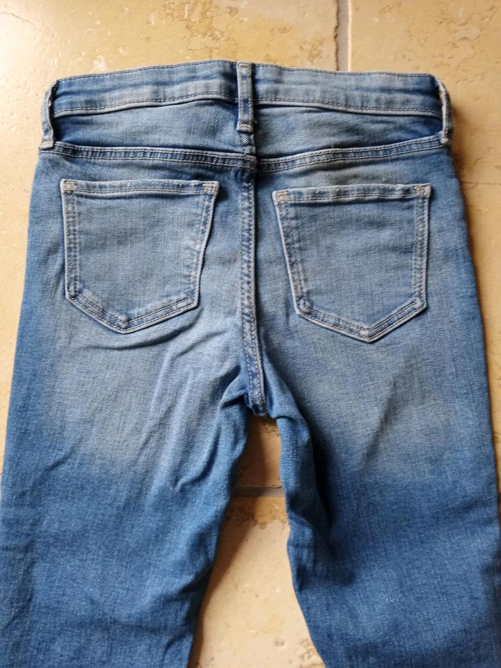 H&M Jeans Gr. 128 used Look Neu in Nußdorf am Inn