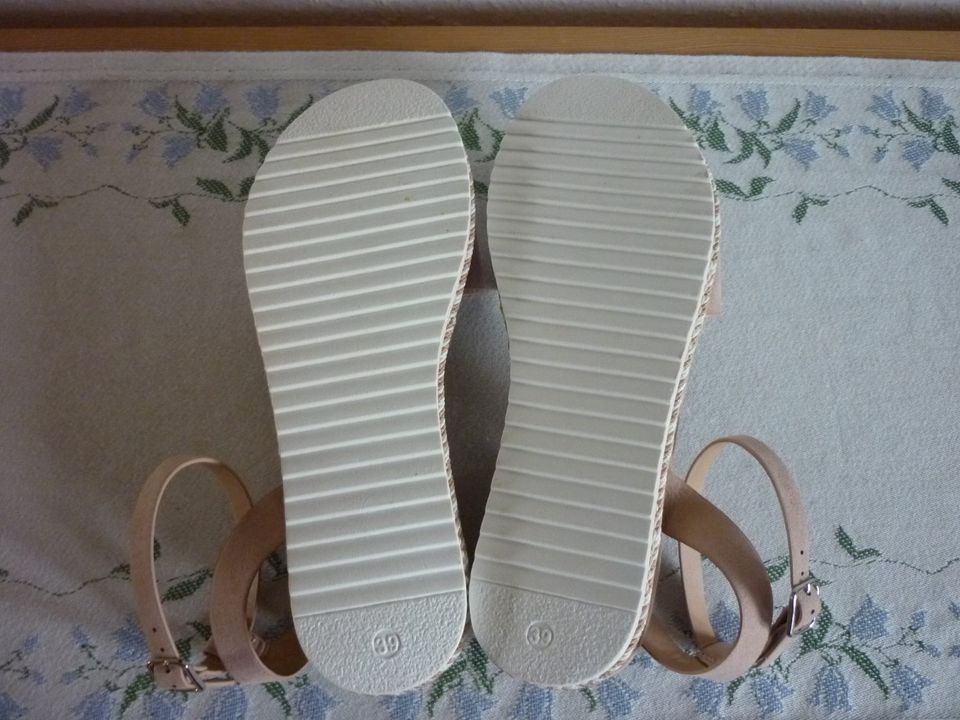 Sandalen Sandaletten Wedges rosé neuwertig Anna Field in Ebersbach an der Fils