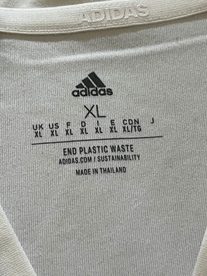 Adidas Tshirt NEU weiß XL V-Ausschnitt in Saarbrücken