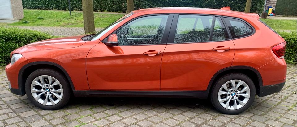 BMW X1 18d sDrive. Facelift! Navi, Panorama,Vollausstatt.Scheckh. in Meerbusch