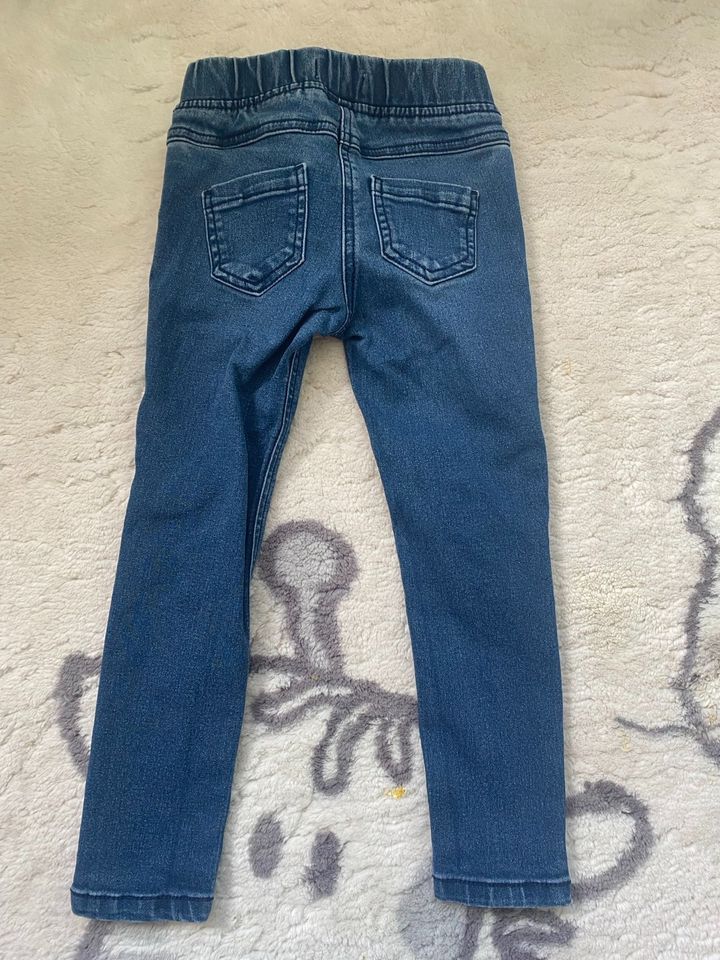 Mädchen Jeans 110 in Osnabrück