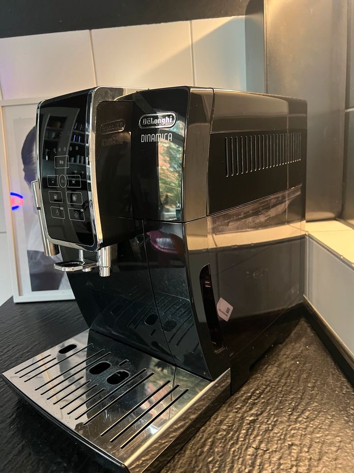 Kaffeevollautomat  DeLonghi Dinamica schwarz in Stuttgart