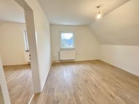 Nähe Miele frei: die perfekte Dachgeschosswohnung für Singles! Nordrhein-Westfalen - Gütersloh Vorschau