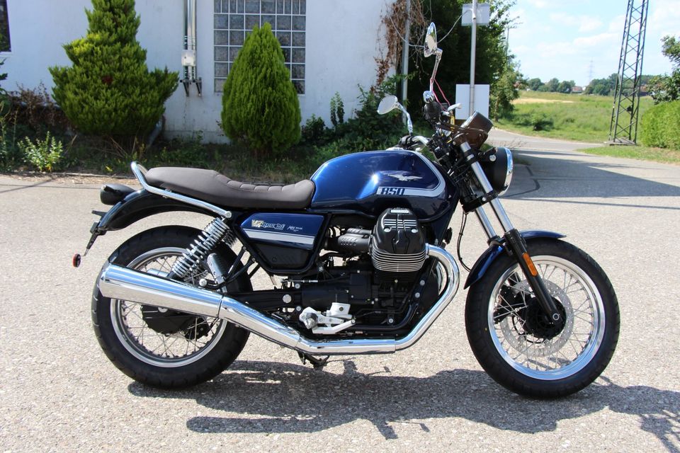 Moto Guzzi V7 Spezial Neu !!! + Bike Ankauf + Finanzierung in Dachau