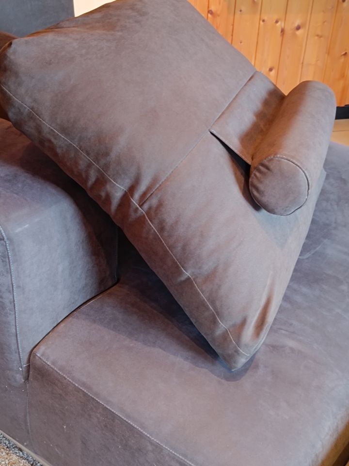 Sofa mit großem Hocker, braun in Hüttlingen