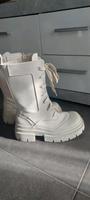 Zara gummierte Stiefelette in Creme weiß Neuwertig Gr. 38 Niedersachsen - Dinklage Vorschau