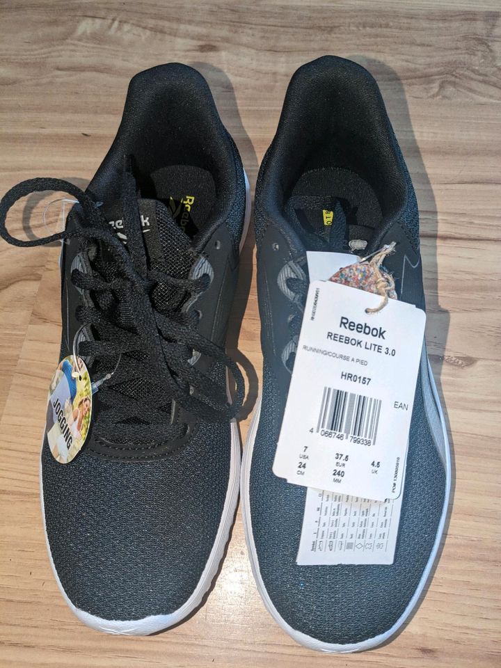 Reebok Lite 3.0 Gr. 37,5  Hallenschuhe, Turnschuhe in Jüchen