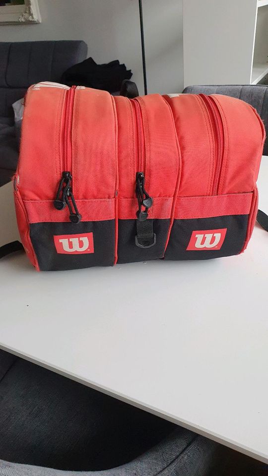 Wilson Tennis Tasche rot, Platz für 3-4 Schläger Rucksack in München