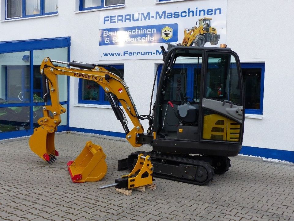 Minibagger 2,4t, Bagger 2400 kg, elekrisch vorgesteuerte Seitenjo in Mulda