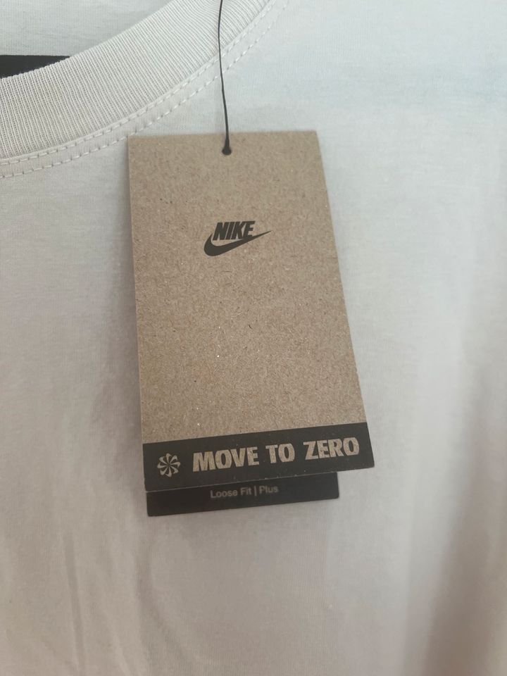 Nike Swoosh Tee Tshirt loose fit Größe: 1x in Bottrop