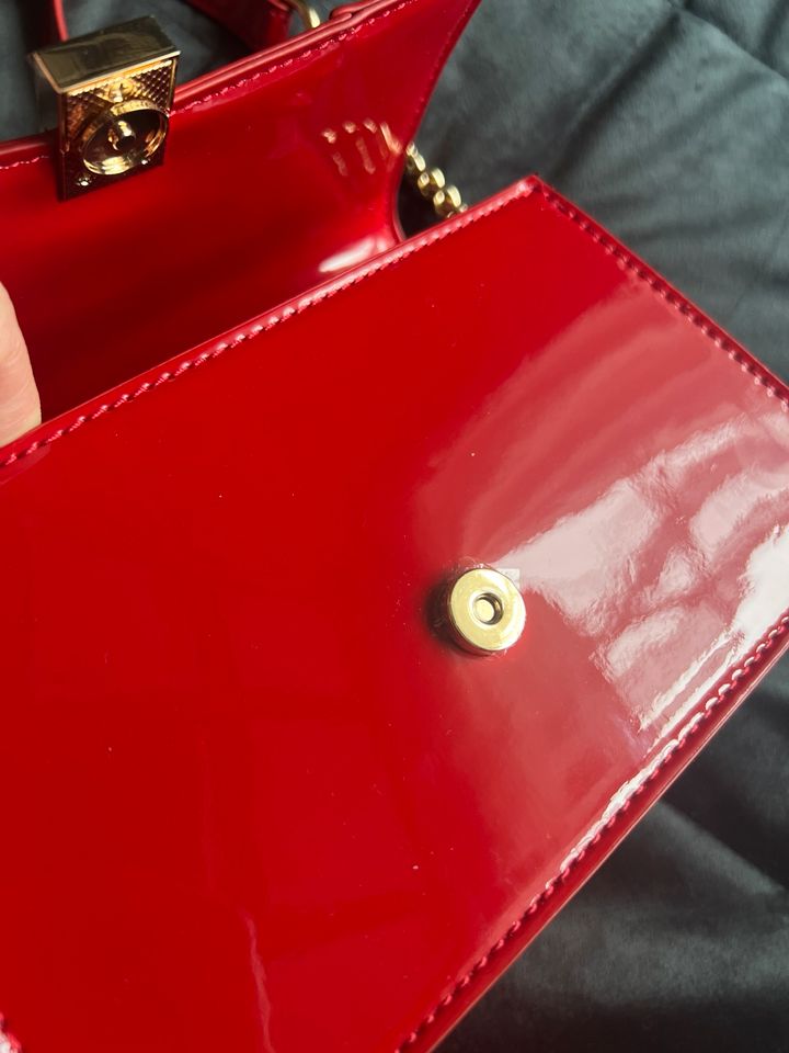 Aldo Crotorua Handtasche Tasche rot Lack gold mini bag micro in Kerpen