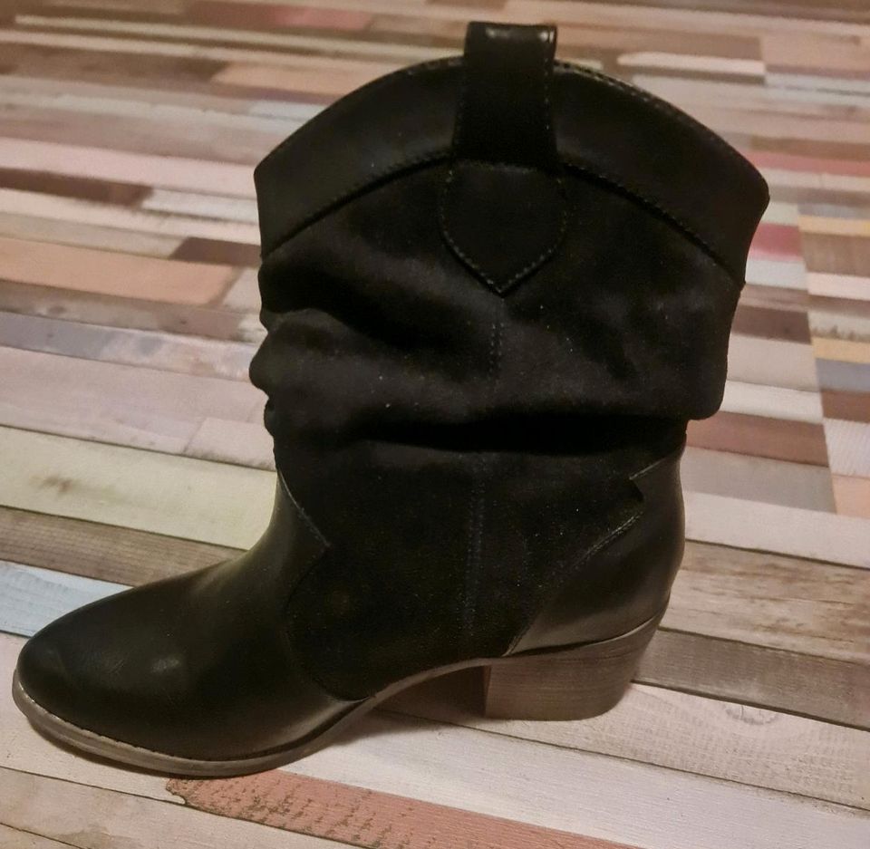 Damen Stiefel zu verkaufen in Lehrte