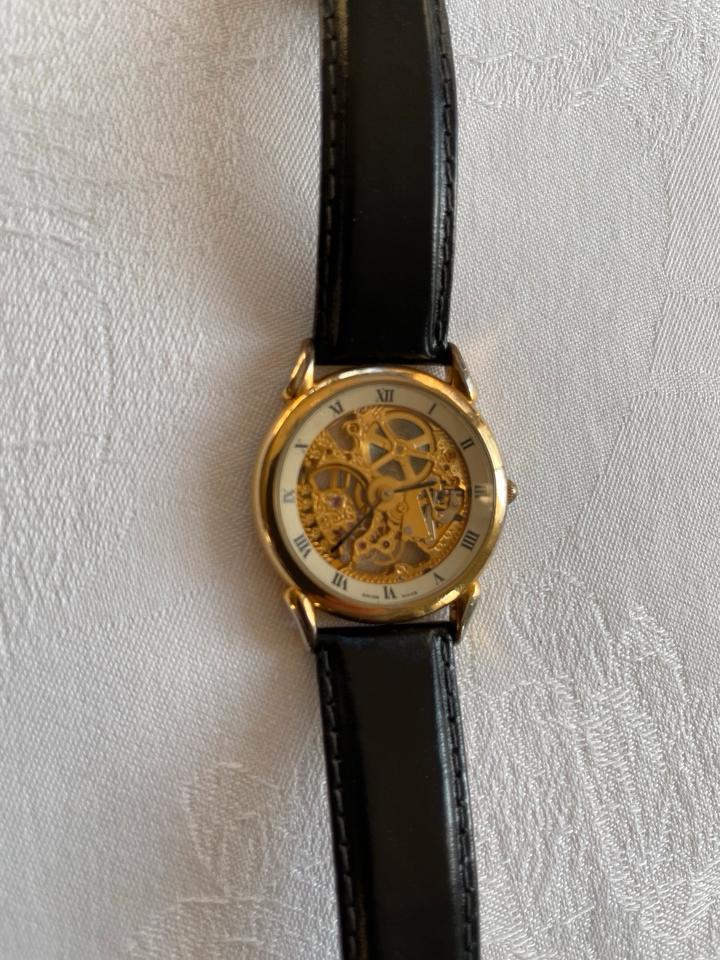 Schweizer Damenuhr Skelettiert 34 mm Kaliber Peseux Handaufzug in Brandis