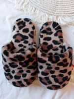 Hausschuhe, Puschen, Leopardenmuster, Leopard, Pantoffeln, Schuhe München - Hadern Vorschau