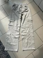 WIE NEU BERSHKA Cargohose Jeans Cargo Straight Hose beige Mülheim - Köln Holweide Vorschau