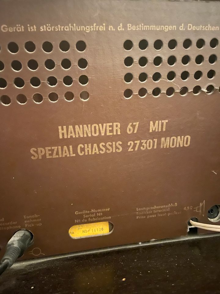 Alte Röhrenradio 60er Funktioniert noch! in Berlin