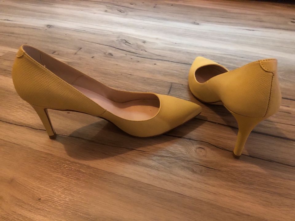 Kiomi Heels gelb, Größe 39 in Edling