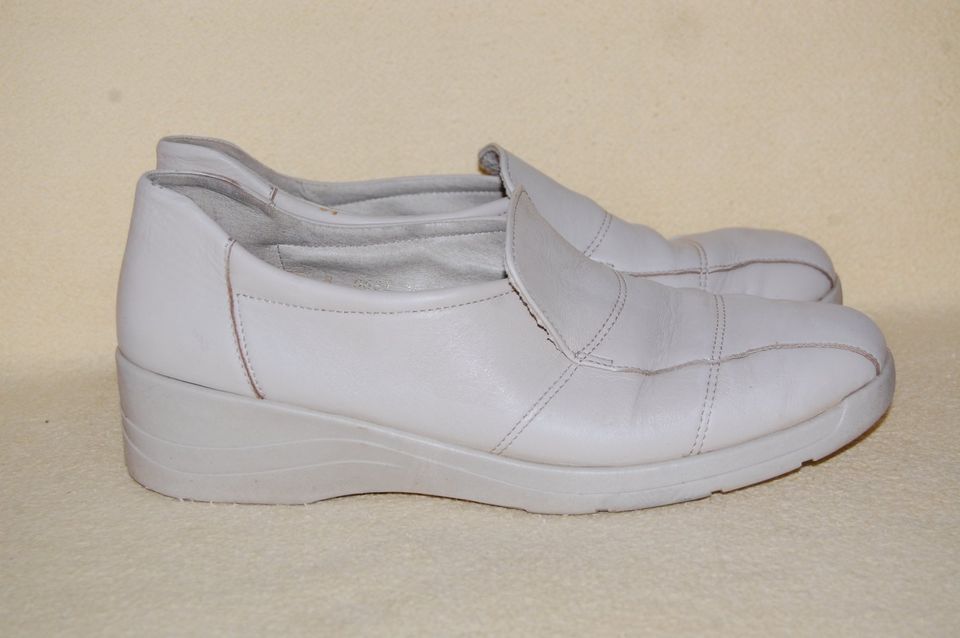 Wie NEU Schuhe ROHDE aus Leder Halbschuhe Damen creme weiß Gr. 42 in Thale