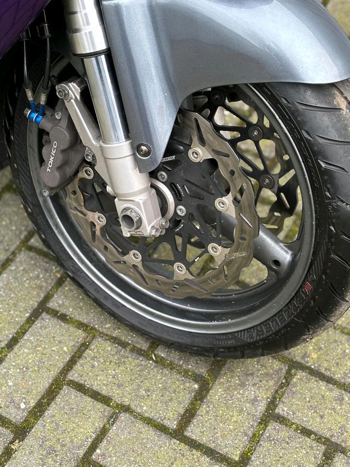 Suzuki GSX R SRAD 750 in Duisburg