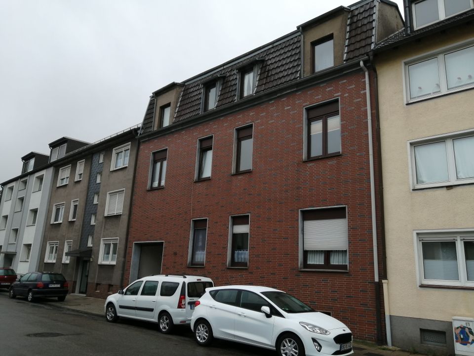 6-Familienhaus mit Garagenhof in Oberhausen Schlad in Oberhausen