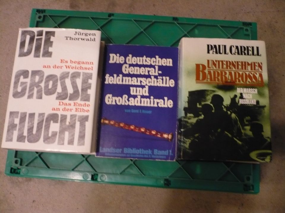 Bücher 1 + 2 Weltkrieg , habe auch Bierkrüge in meinen  Anzeigen in Münchberg