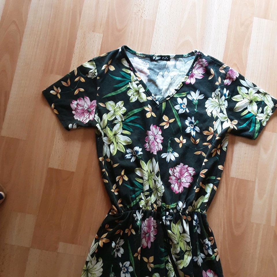 Langes Sommerkleid,  sehr gut gepflegt, 4,50€ in Meckenheim