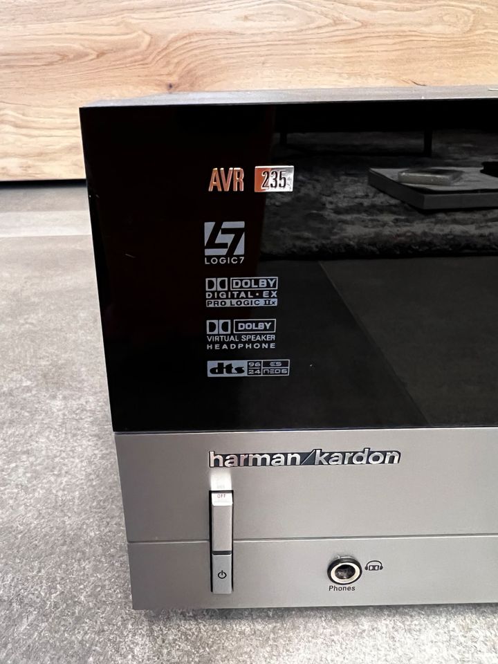 Harman Kardon AVR 235 AV Receiver mit Fernbedienung in Bodelshausen