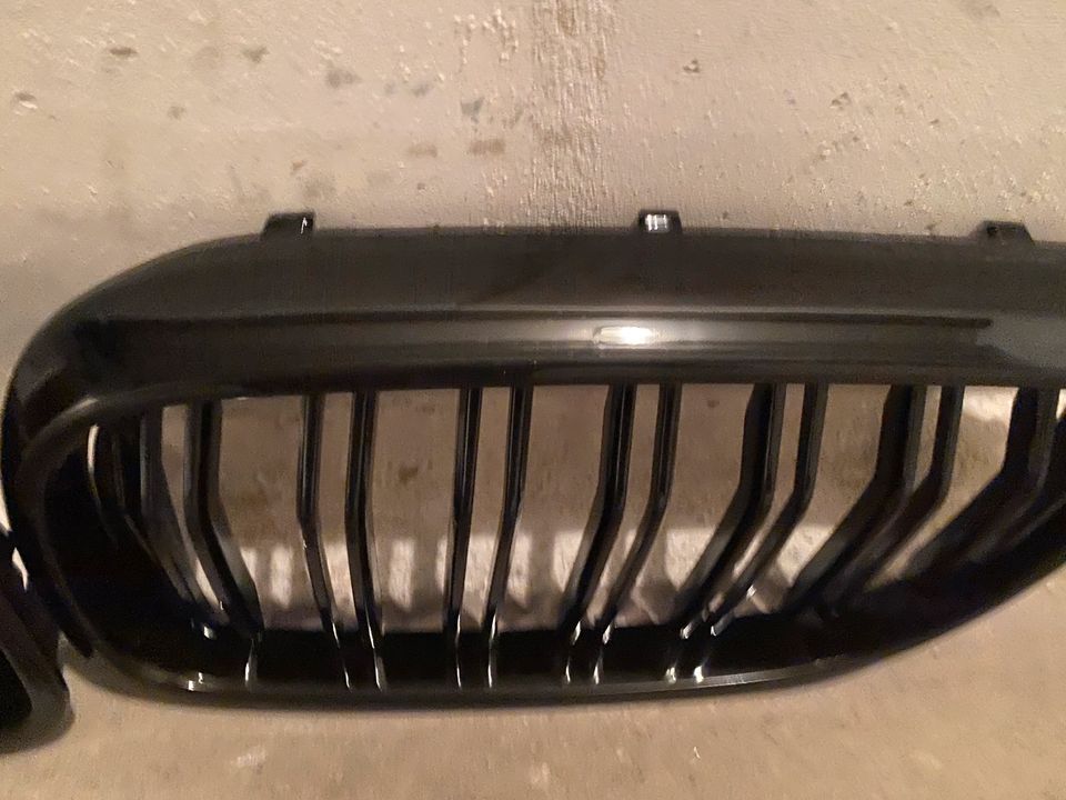 DOPPELSTEG KÜHLERGRILL GRILL NIEREN Schwarz für BMW 5er in Hannover