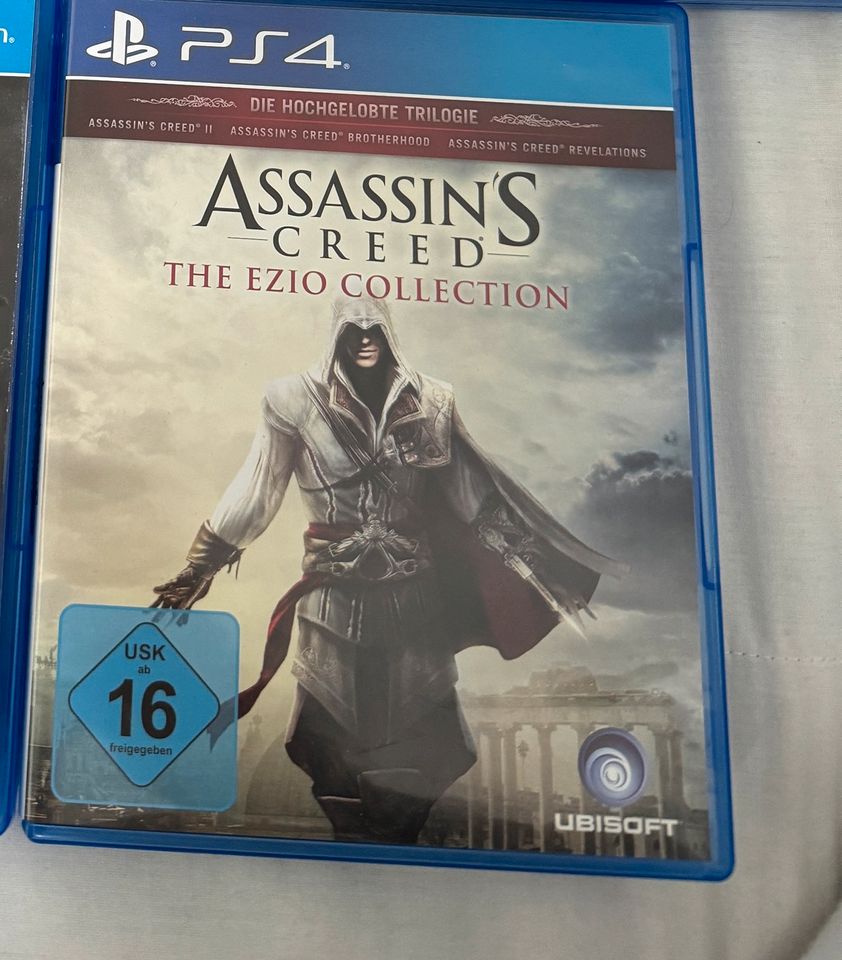 Assasins creed, Fifa20, Spider man, Ps4 controller in Köln