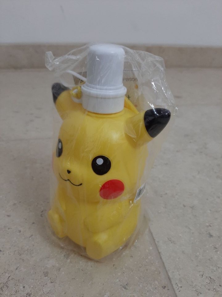 Pokemon Pikachu Flasche / Trinkflasche RARITÄT in Meißen