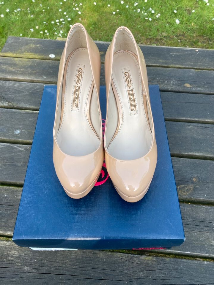 Pumps Buffalo  Highheels Plateuschuhe Nude Lack Gr. 37 in Schülp