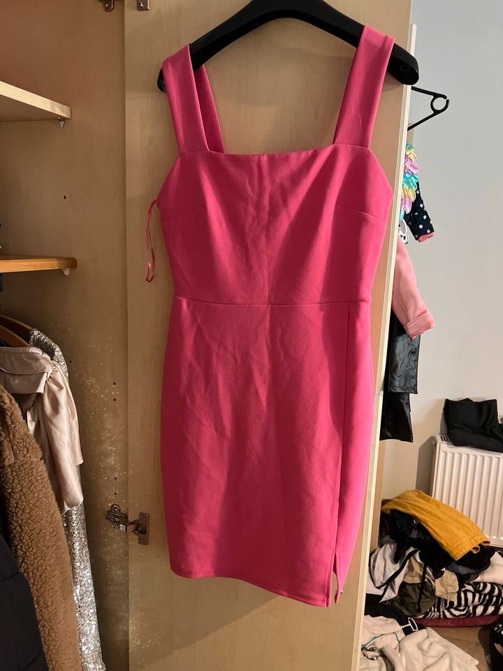 Pink  kleid in Bendorf