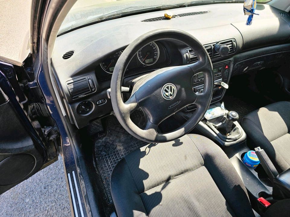 VW Passat 1.6  Klimaauto. Alufelgen ZV in Seelze