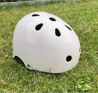 SKATER BMX HELM WEISS GRÖSSE EINSTELLBAR S M L NP39€ Kr. München - Planegg Vorschau