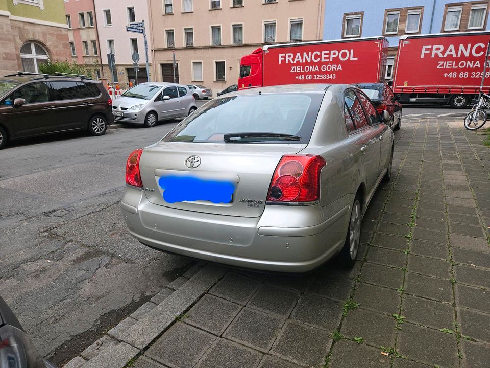 Toyota Avensis in Nürnberg (Mittelfr)