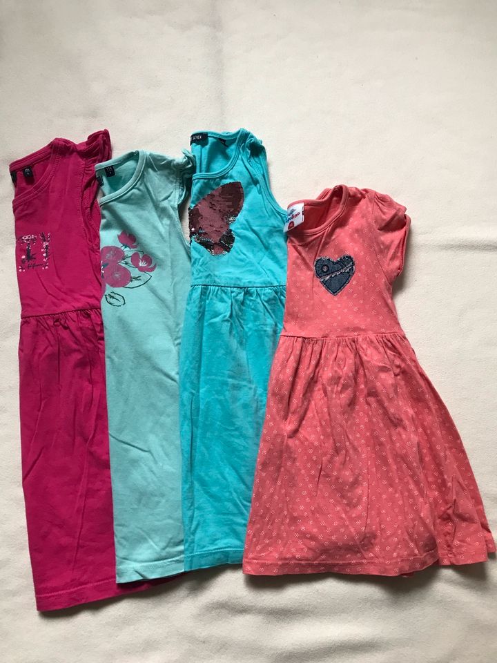 ♥️ 4 Mädchen Kleider, Sommerkleider in Gr. 116 in Lalendorf