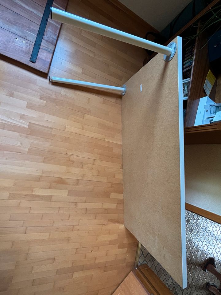 Ikea Schreibtisch 150cm x 75cm in Niedernhausen