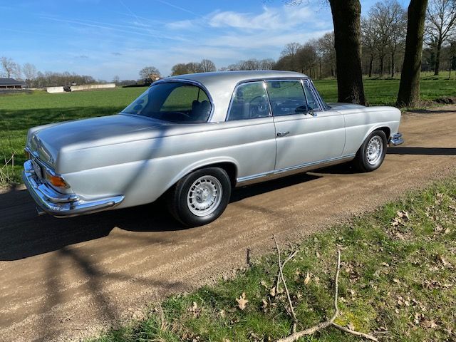 Mercedes-Benz W111 280SE 3.5 Coupe / 1970 in Emmerich am Rhein