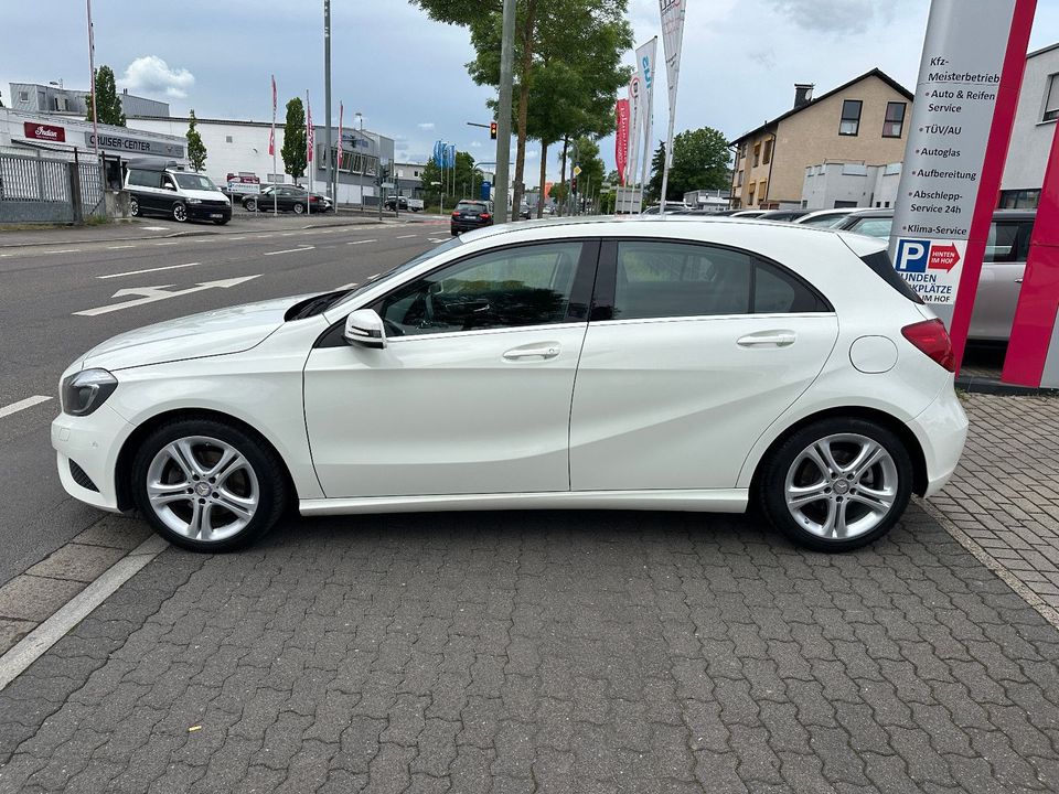 Mercedes-Benz A 180 BE Urban Navi AHK R.Kamera FINANZIERUNG in Hanau