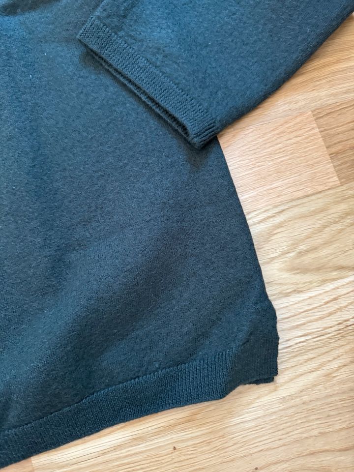 Arket Pullover Polo Shirt aus 100% Wolle, dunkelgrün in Köln