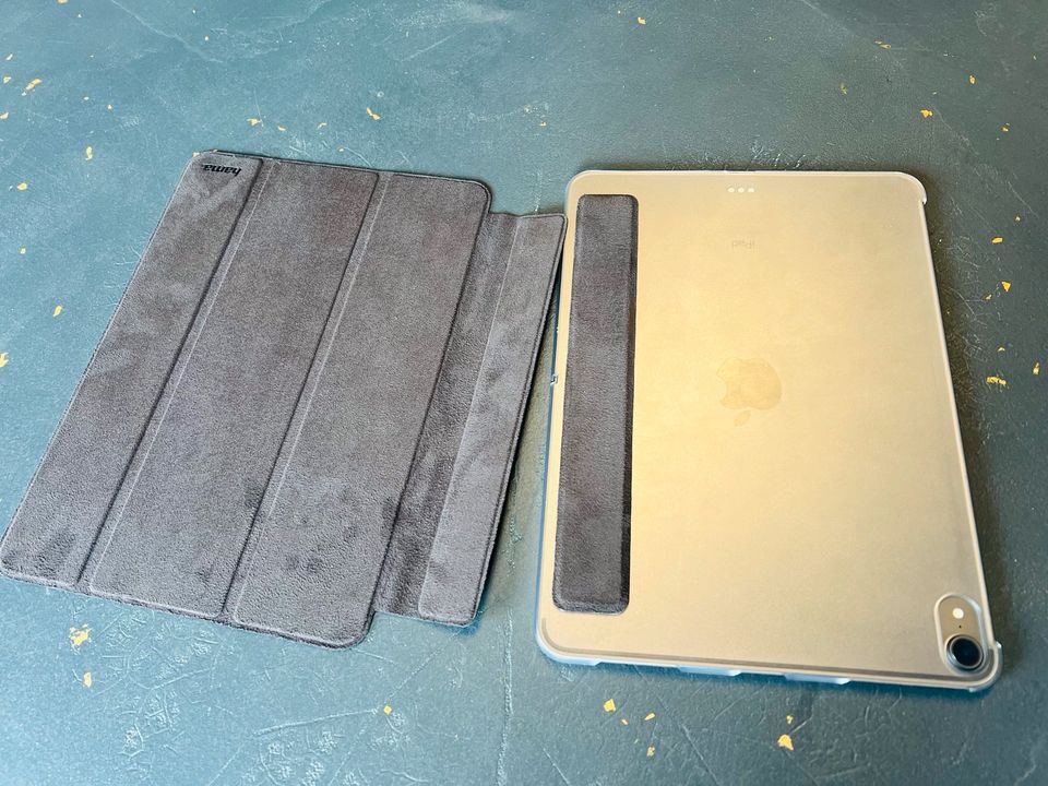 iPad 11“ 1. Generation Hama Hülle Cover abnehmbar Wildleder in Teltow