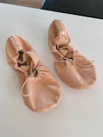 S. Lemon Leder Ballettschläppchen Ballettschuhe Größe 31 Nordrhein-Westfalen - Enger Vorschau