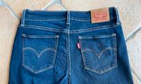 Jeans 711 Levi‘s W28 L32 dunkelblau - neuwertig Berlin - Reinickendorf Vorschau