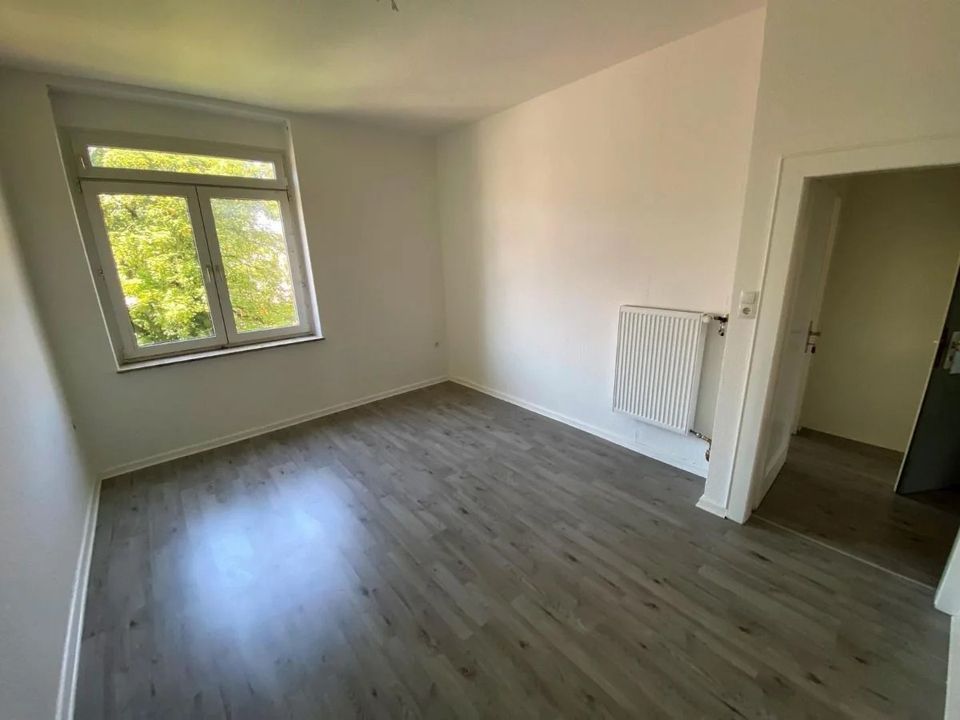 Modernisierte Wohnung mit 2,5 Zimmern sowie Balkon in Bahnhofsnähe! in Hildesheim