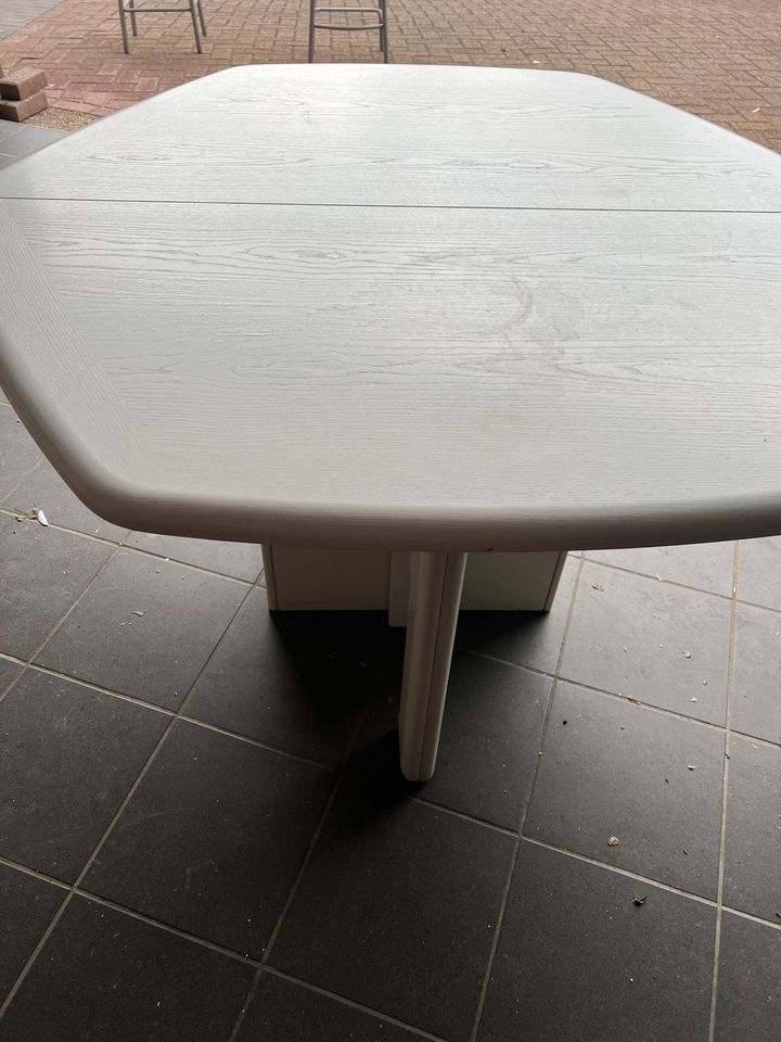 Tisch für 30€ zu verkaufen in Kippenheim